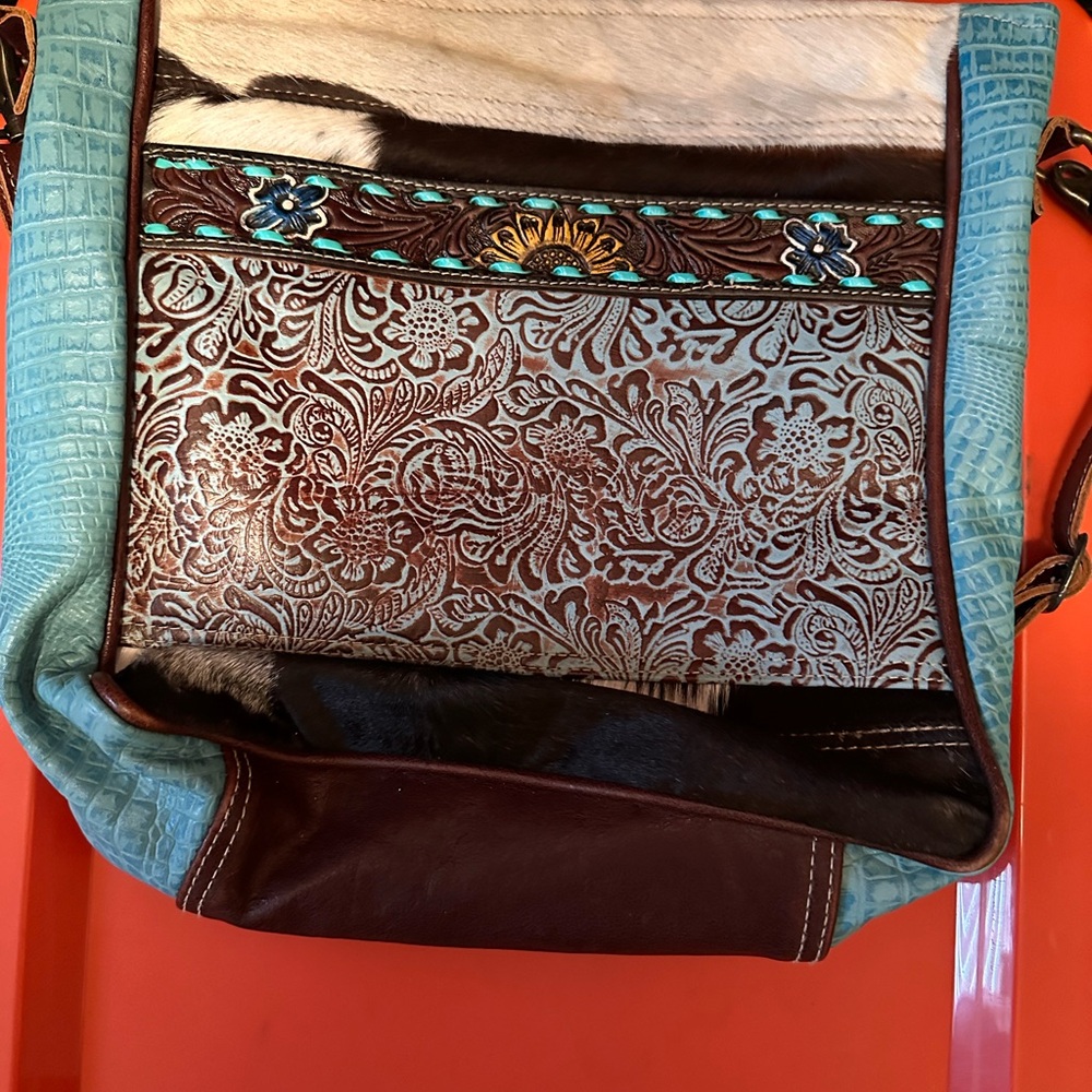 Purses - Picture 7 of 7